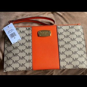 Michael Kors Zip Clutch